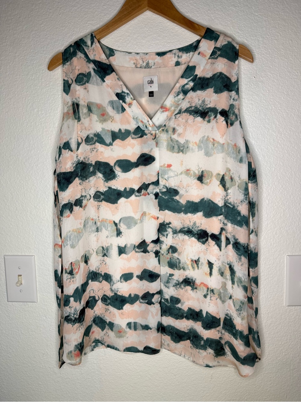 cAbi #5035 Gelato Watercolor Tunic Sleeveless V-neck Blouse Women’s Size Large